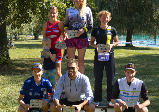 Die Siegerinnen und Sieger der S-Distanz beim PAMINA Triathlon in Lauterbourg.